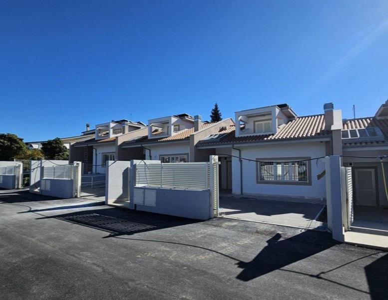 casa indipendente in vendita a Fonte Nuova in zona Torre Lupara