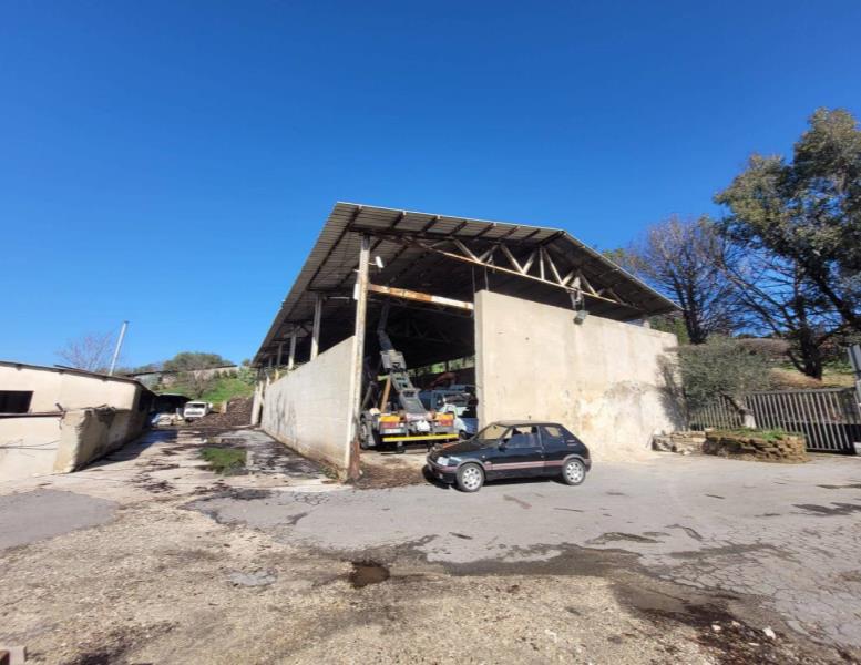 locale commerciale in vendita a Fonte Nuova in zona Torre Lupara