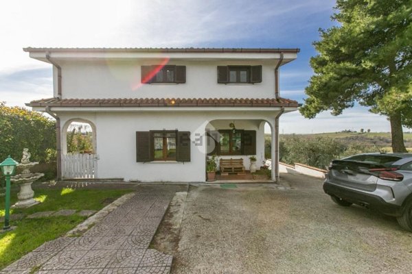 casa indipendente in vendita a Fonte Nuova