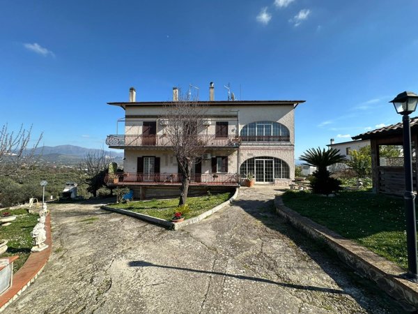 appartamento in vendita a Fonte Nuova in zona Santa Lucia