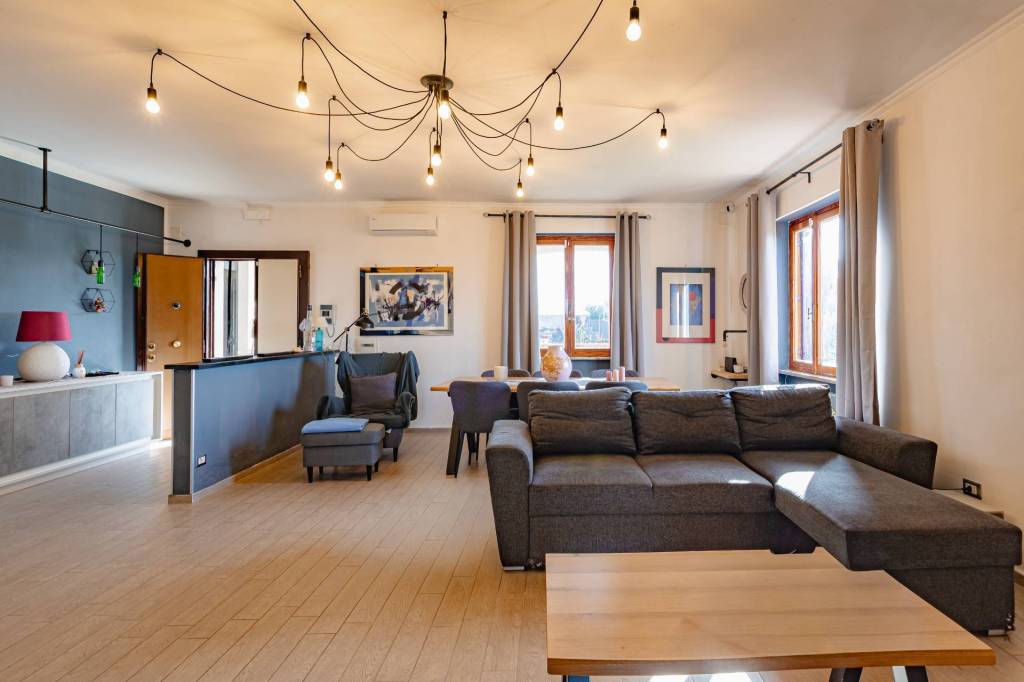 appartamento in vendita a Fonte Nuova in zona Santa Lucia