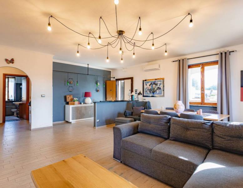 appartamento in vendita a Fonte Nuova in zona Santa Lucia
