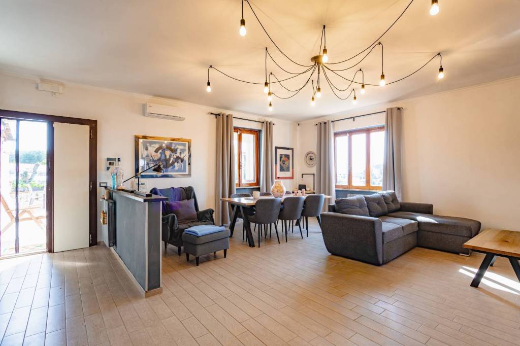 appartamento in vendita a Fonte Nuova in zona Santa Lucia