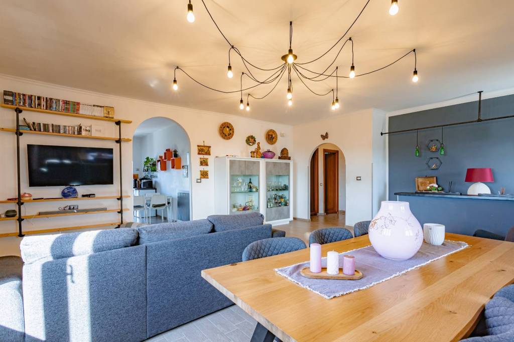 appartamento in vendita a Fonte Nuova in zona Santa Lucia