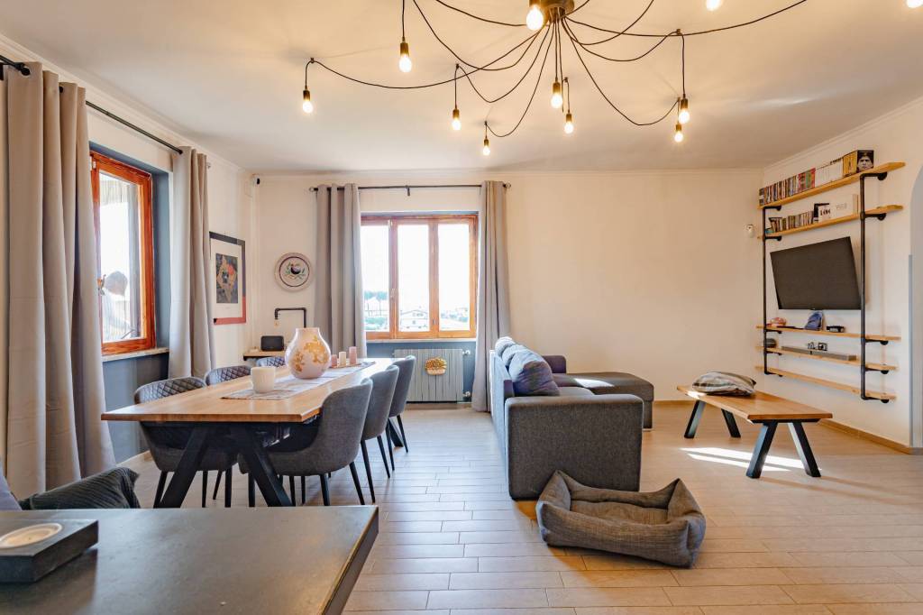 appartamento in vendita a Fonte Nuova in zona Santa Lucia