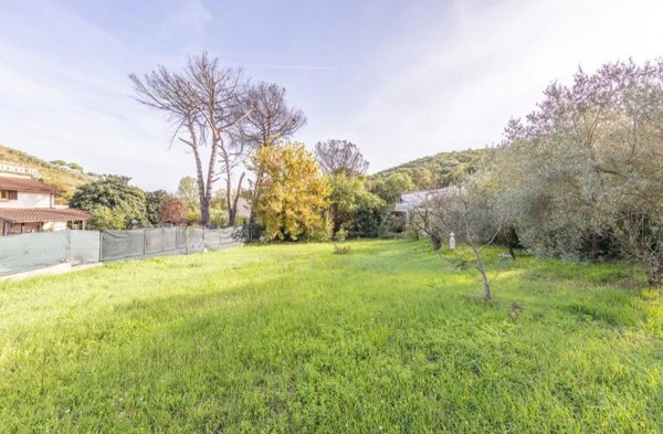 casa indipendente in vendita a Fonte Nuova in zona Santa Lucia