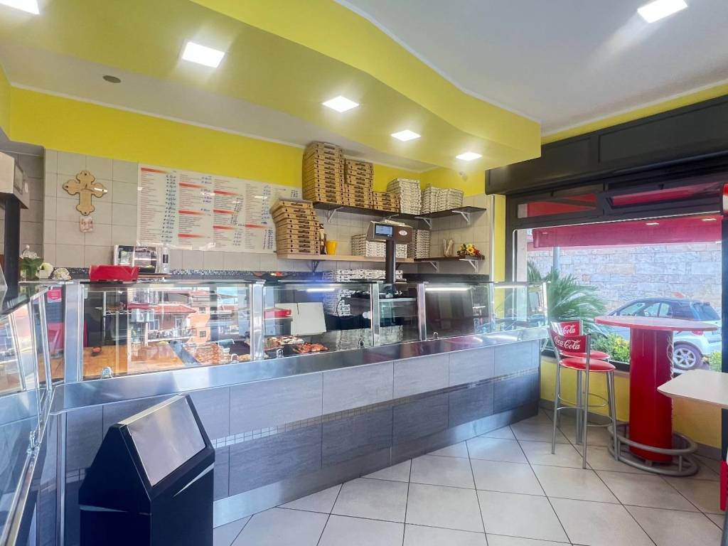 negozio in vendita a Fonte Nuova in zona Torre Lupara