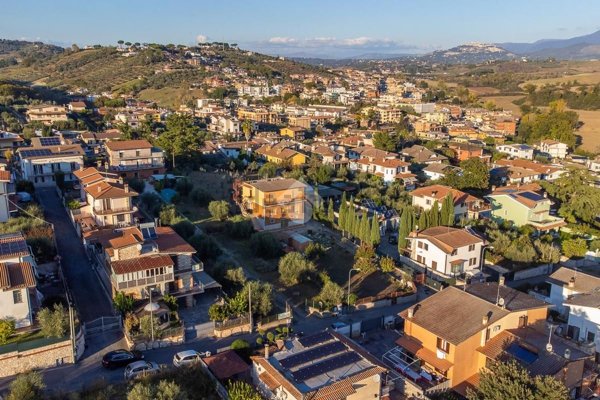 terreno edificabile in vendita a Fonte Nuova