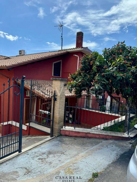 appartamento in vendita a Fonte Nuova in zona Torre Lupara