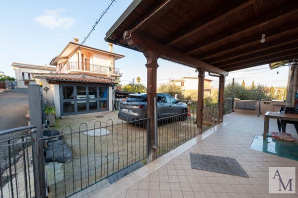 appartamento in vendita a Fonte Nuova in zona Santa Lucia