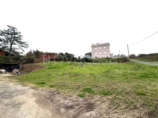 terreno edificabile in vendita a Fonte Nuova in zona Santa Lucia