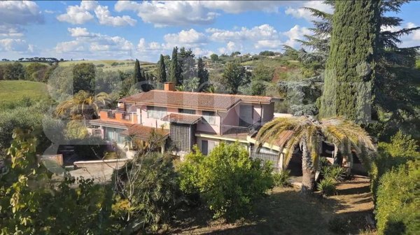 casa indipendente in vendita a Fonte Nuova in zona Quarto Conca