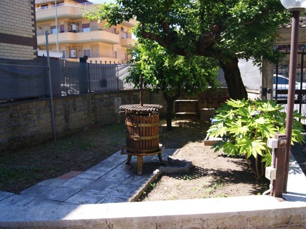 appartamento in vendita a Fonte Nuova in zona Torre Lupara