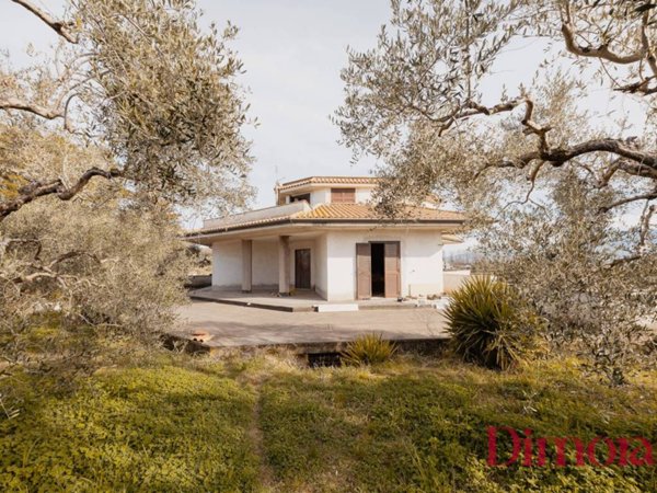 casa indipendente in vendita a Fonte Nuova in zona Santa Lucia
