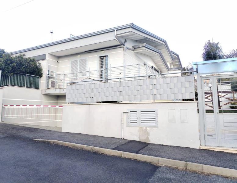 casa indipendente in vendita a Fonte Nuova in zona Santa Lucia