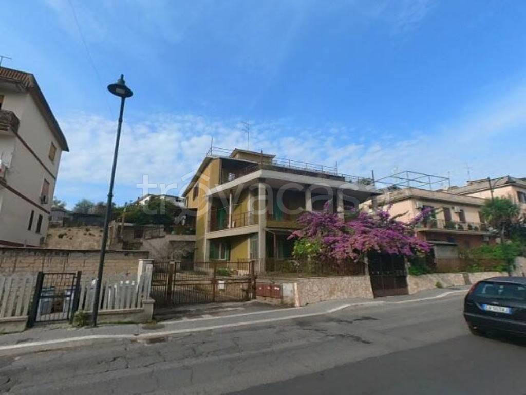 appartamento in vendita a Fonte Nuova in zona Santa Lucia