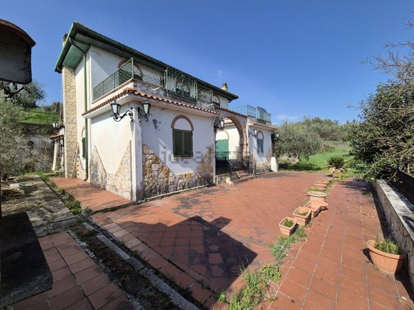 casa indipendente in vendita a Fonte Nuova in zona Santa Lucia