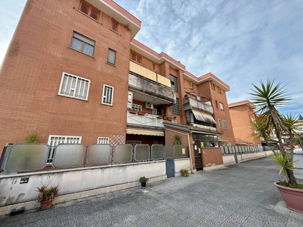 appartamento in vendita a Fonte Nuova in zona Santa Lucia