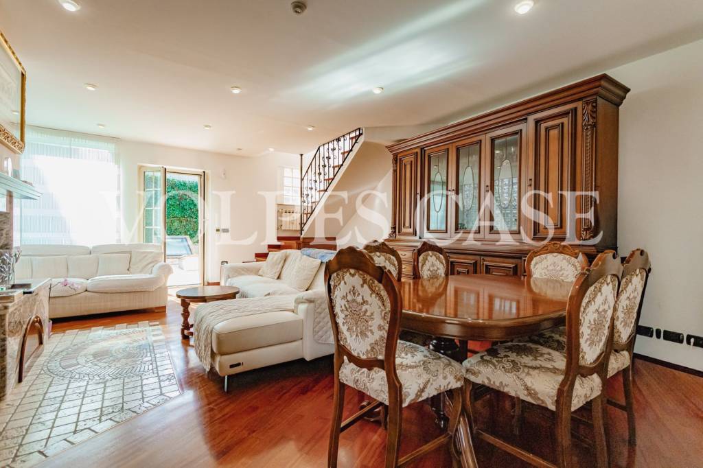 casa indipendente in vendita a Fonte Nuova in zona Torre Lupara