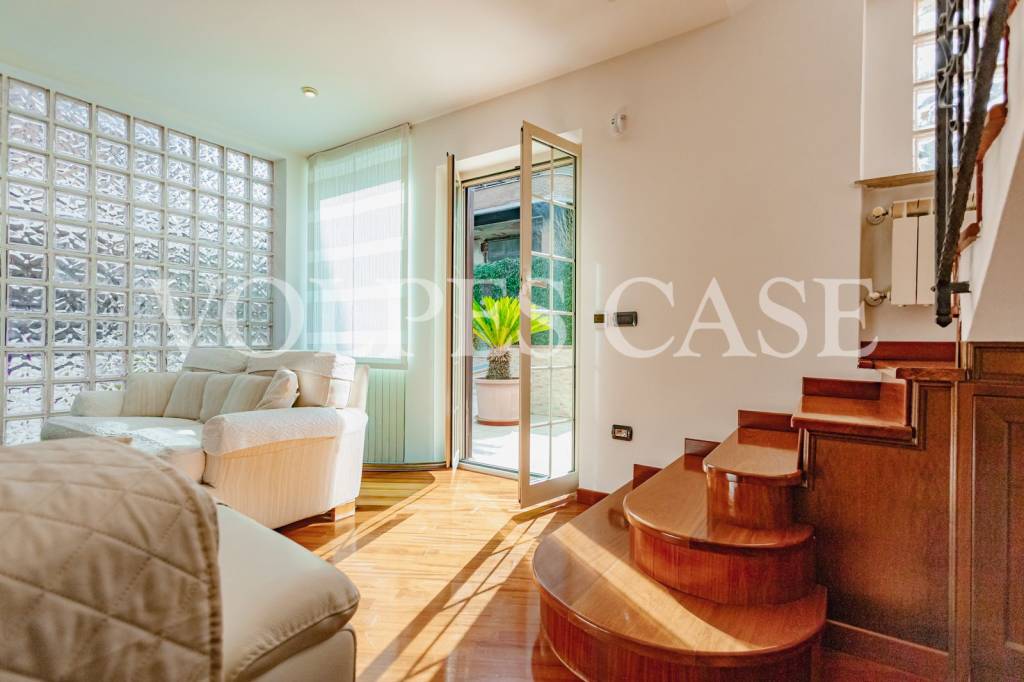 casa indipendente in vendita a Fonte Nuova in zona Torre Lupara