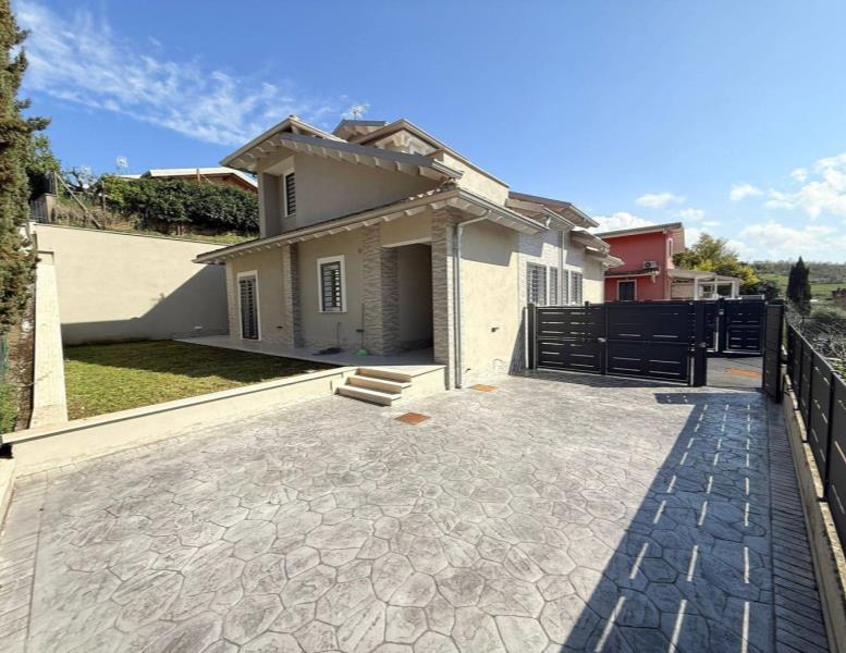 casa indipendente in vendita a Fonte Nuova