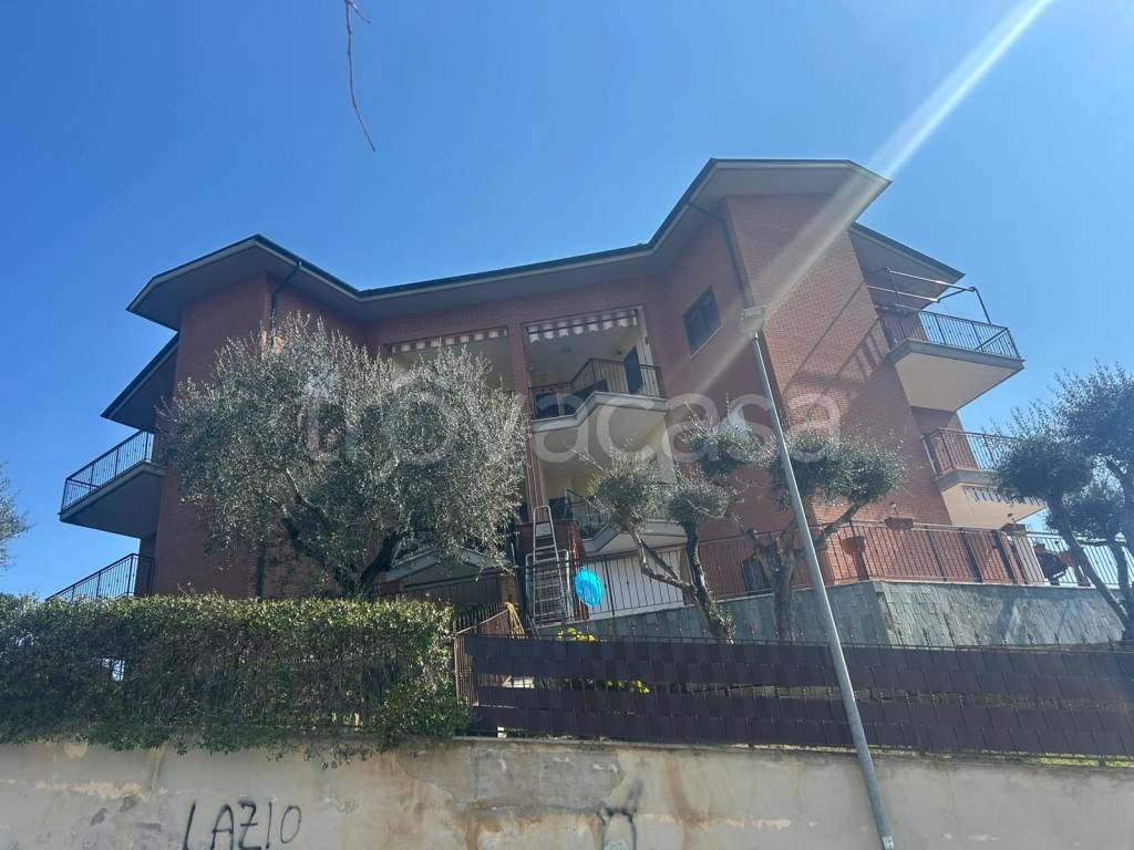 appartamento in vendita a Fonte Nuova in zona Santa Lucia