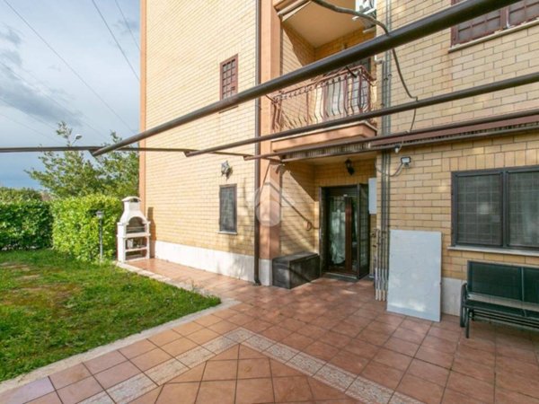 appartamento in vendita a Fonte Nuova in zona Torre Lupara