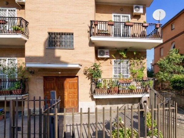 appartamento in vendita a Fonte Nuova in zona Torre Lupara