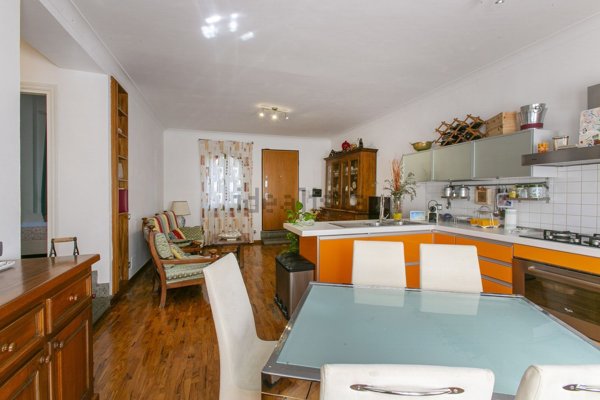 appartamento in vendita a Fonte Nuova in zona Selva dei Cavalieri