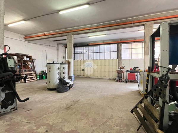 locale commerciale in vendita a Fonte Nuova in zona Torre Lupara