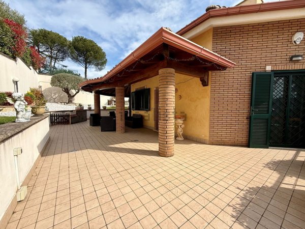 casa indipendente in vendita a Fonte Nuova in zona Santa Lucia