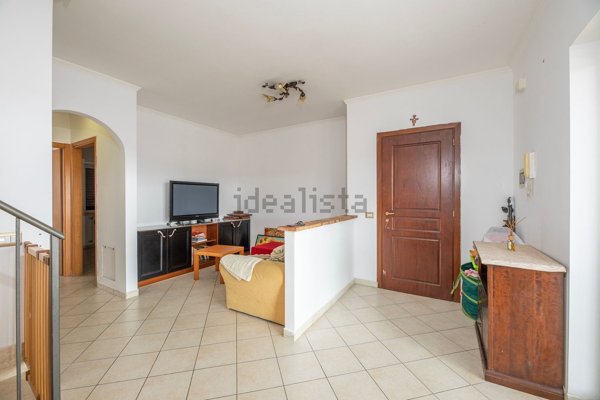 appartamento in vendita a Fonte Nuova in zona Santa Lucia