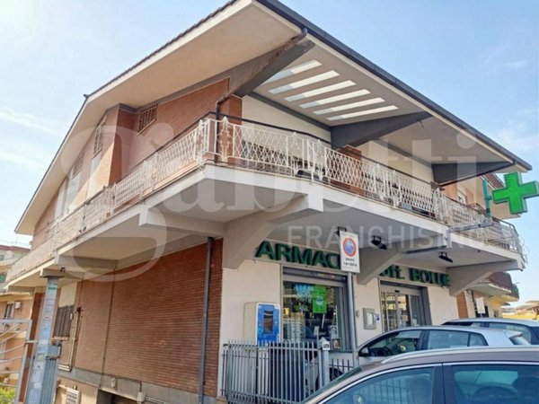 appartamento in vendita a Fonte Nuova in zona Torre Lupara
