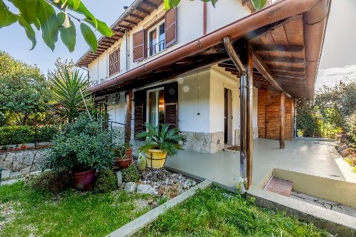 casa indipendente in vendita a Fonte Nuova in zona Santa Lucia
