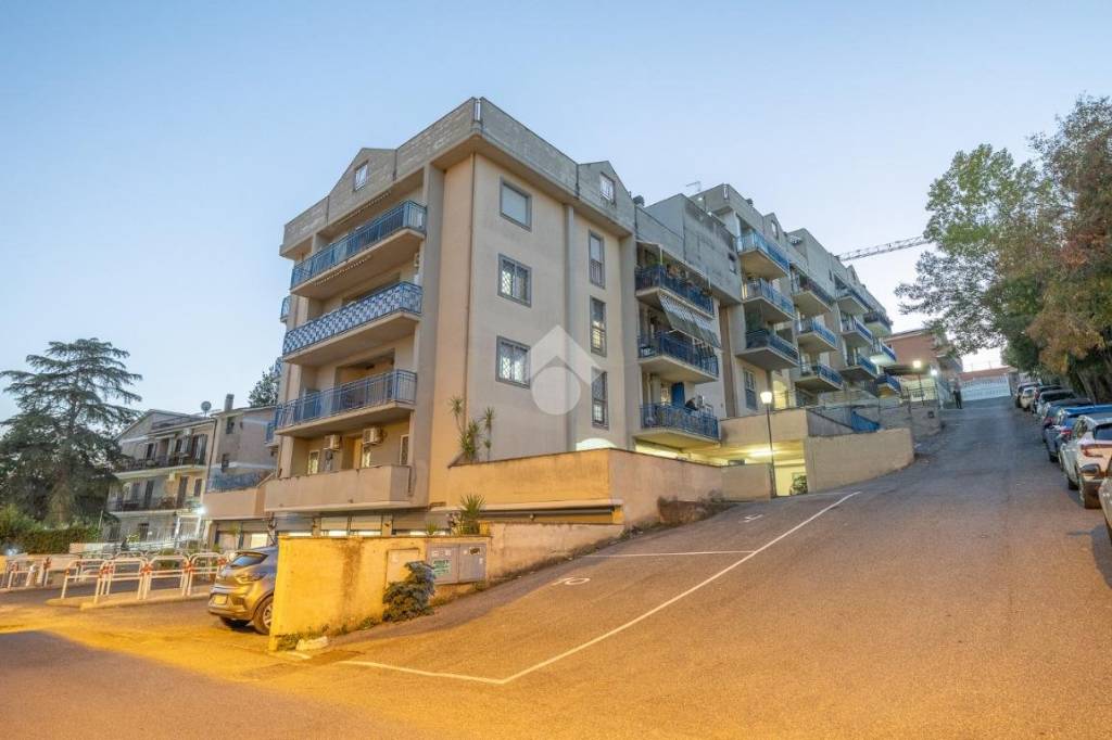 appartamento in vendita a Fonte Nuova in zona Santa Lucia