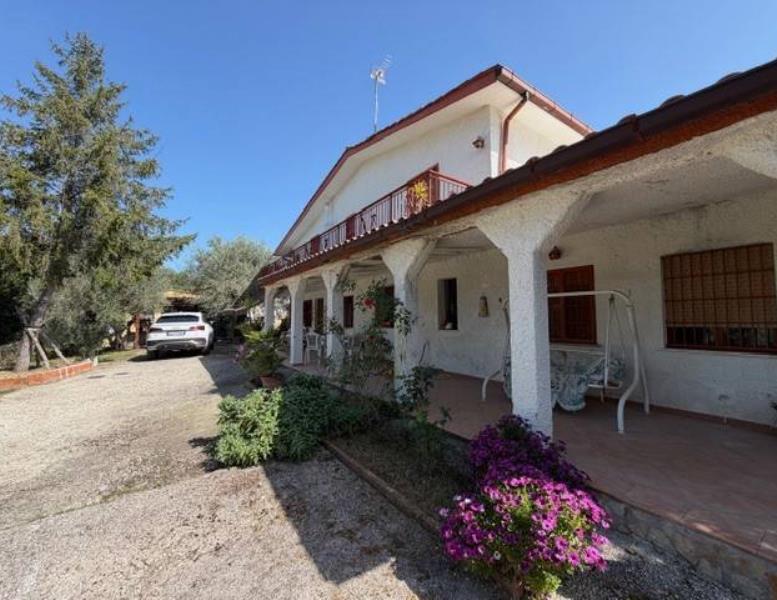 casa indipendente in vendita a Fonte Nuova in zona Santa Lucia