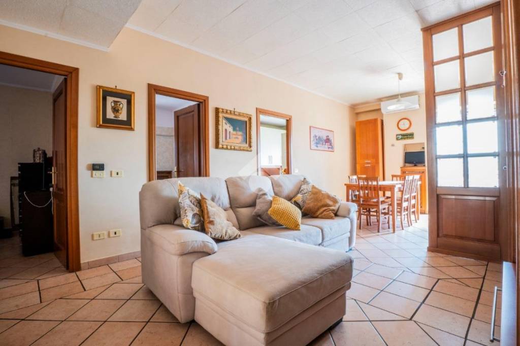 appartamento in vendita a Fonte Nuova in zona Torre Lupara