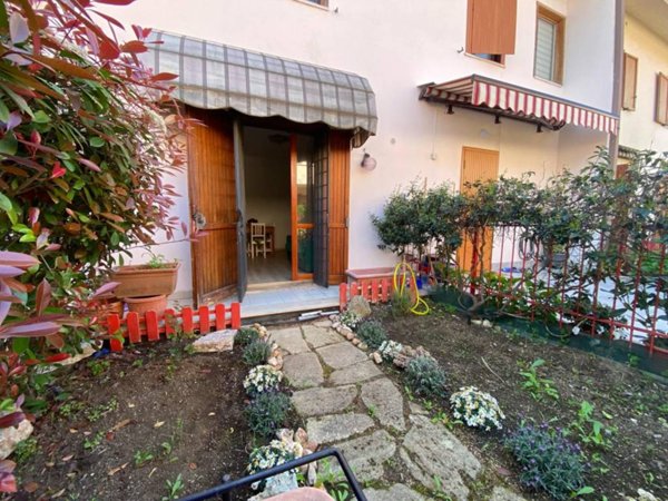 appartamento in vendita a Fonte Nuova in zona Torre Lupara