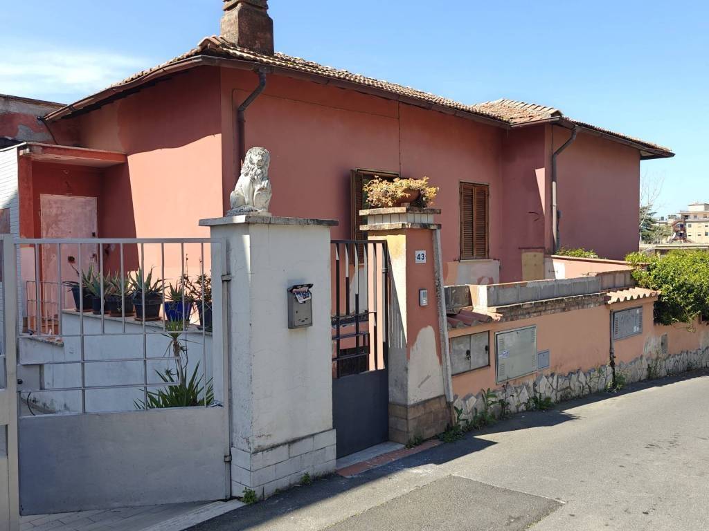 appartamento in vendita a Fonte Nuova in zona Torre Lupara