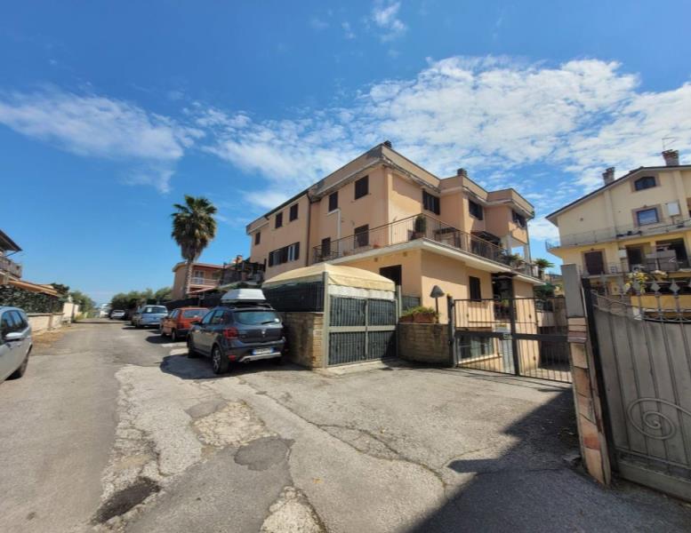 appartamento in vendita a Fonte Nuova in zona Torre Lupara