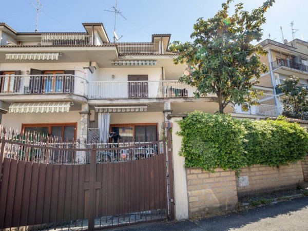 casa indipendente in vendita a Fonte Nuova in zona Torre Lupara