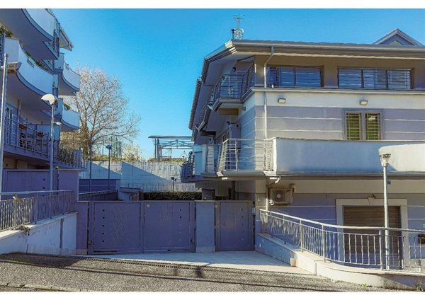 appartamento in vendita a Fonte Nuova in zona Torre Lupara