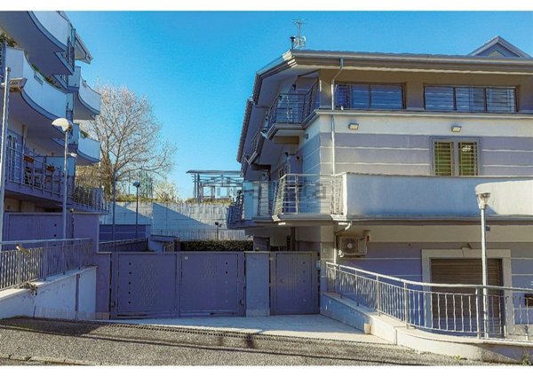 appartamento in vendita a Fonte Nuova in zona Torre Lupara
