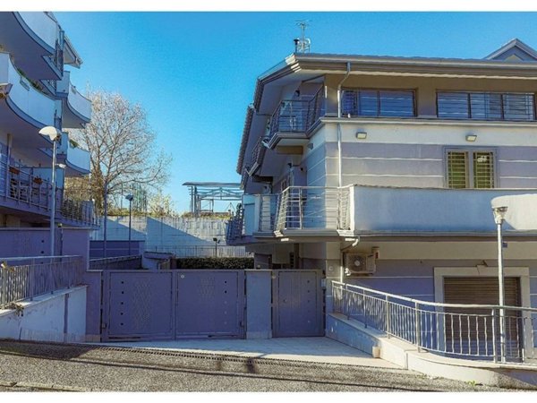 appartamento in vendita a Fonte Nuova in zona Torre Lupara