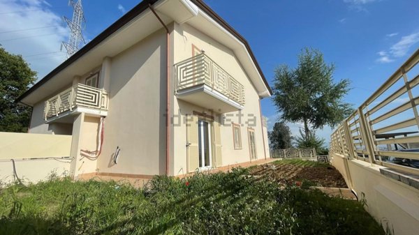 casa indipendente in vendita a Fonte Nuova