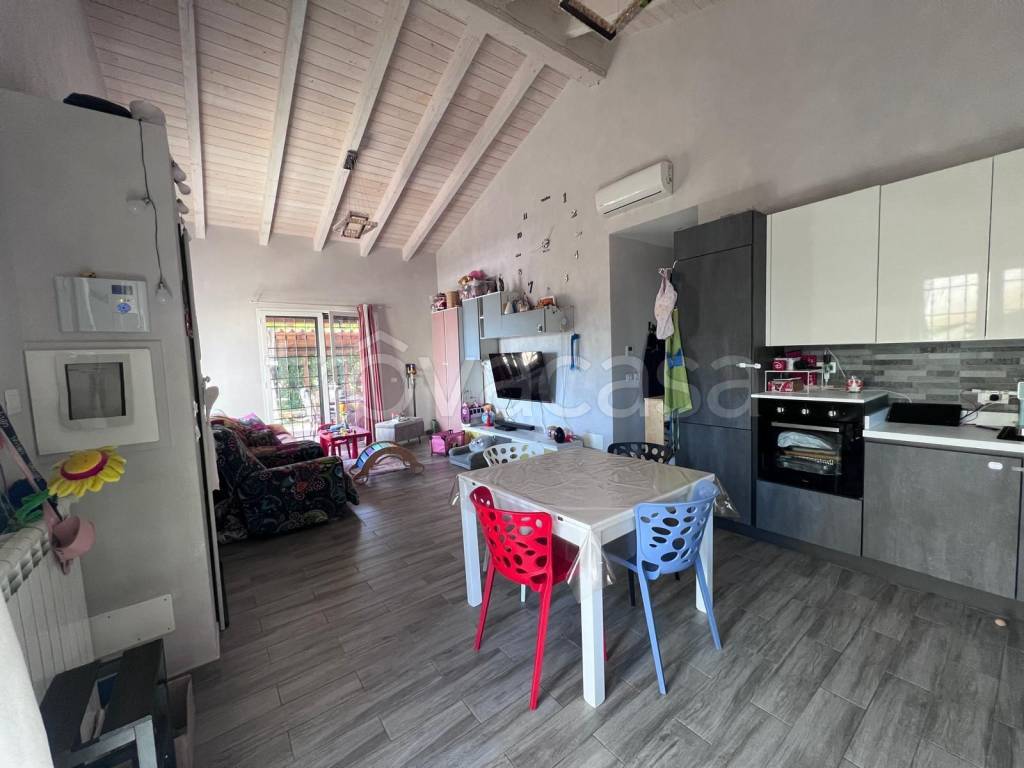 casa indipendente in vendita a Fonte Nuova in zona Santa Lucia