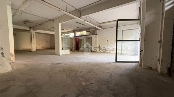 locale di sgombero in vendita a Fonte Nuova in zona Torre Lupara