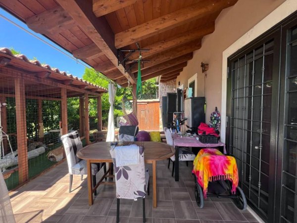 casa indipendente in vendita a Fonte Nuova in zona Santa Lucia