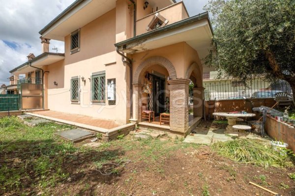 casa indipendente in vendita a Fonte Nuova in zona Torre Lupara