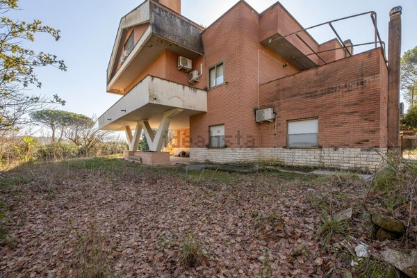 casa indipendente in vendita a Fonte Nuova in zona Santa Lucia